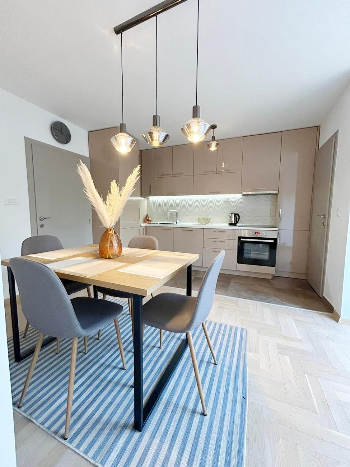 The Circle Apartment Skopje Eksteriør bilde
